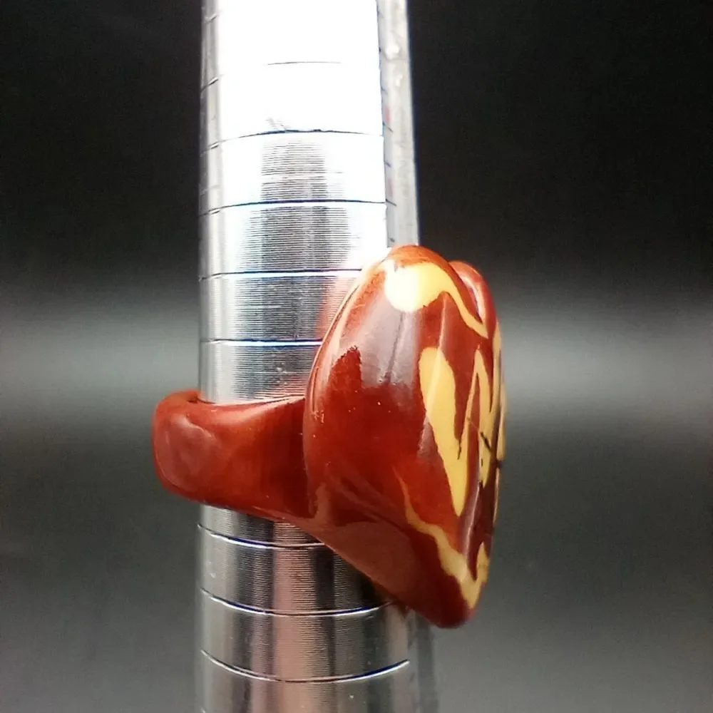 Molten lava ring size 8 R213